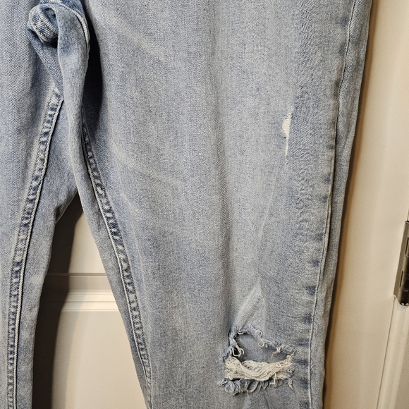 GAP Women's Denim Light Wash Distressed Cotton Spandex Blue Jeans SZ 20/35 Tall - Picture 7 of 10